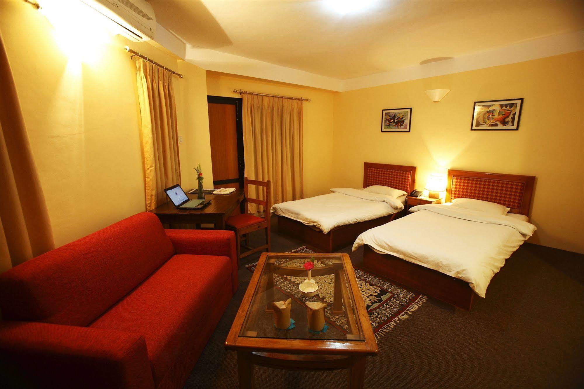 Royal Astoria Hotel Catmandu Exterior foto